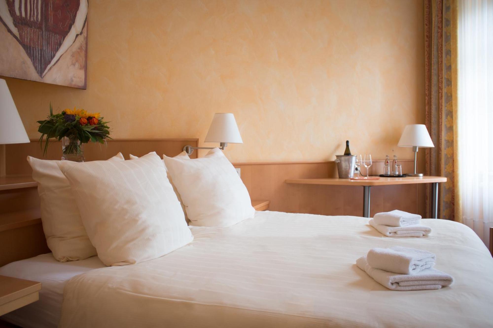 Hotel Bremerhof كايزرسلاوترن الغرفة الصورة